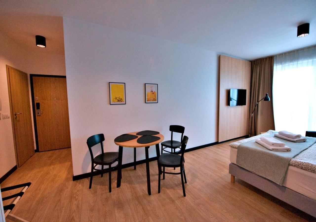 Bk Aparthotel Praga - National Stadium - Comfortable Apartment For 4 People Варшава Екстер'єр фото