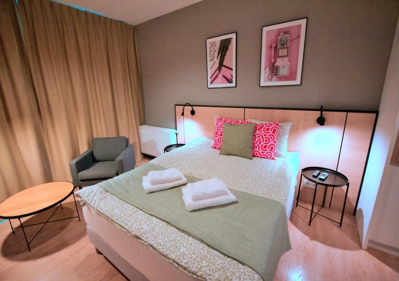 Bk Aparthotel Praga - National Stadium - Comfortable Apartment For 4 People Варшава Екстер'єр фото